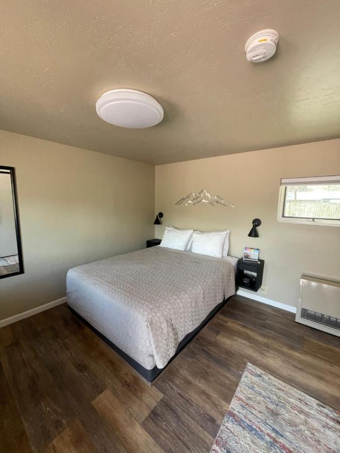 Woodland Motel Salida Exterior photo